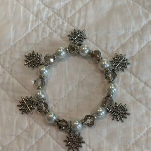 Brand new never worn Elegant Snowflake Bracelet